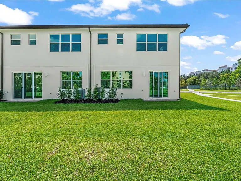 5653 Stradella Dr — Photo 14