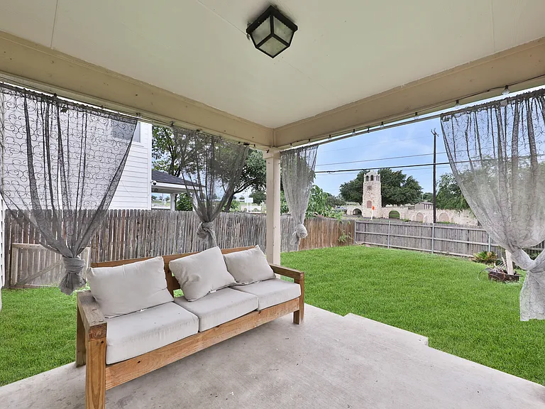 210 Hallie Pass — Photo 33