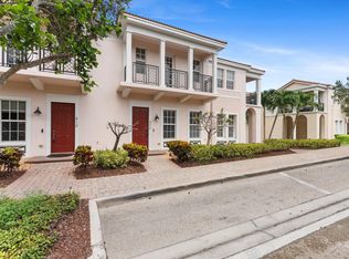 806 NW 83rd Ln, Boca Raton, FL 33487