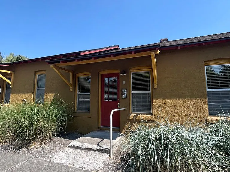 310 Harriman #8 — Photo 2