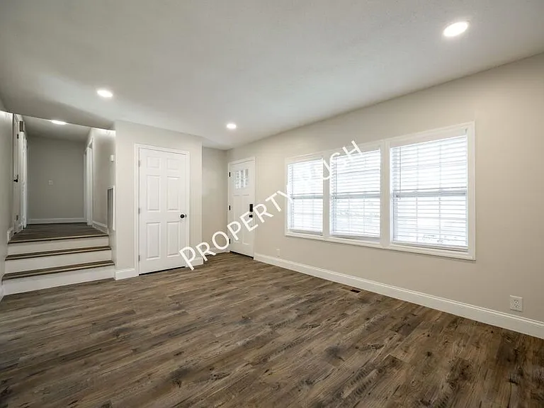 600 Corbley Rd — Photo 4