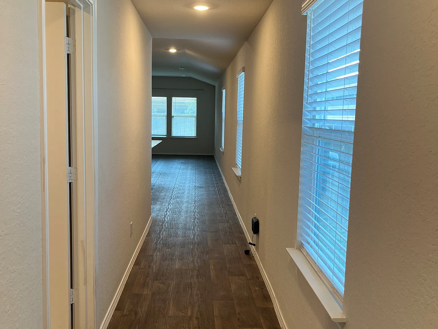3 bed, 1489 sqft, $1,700 — Photo 2