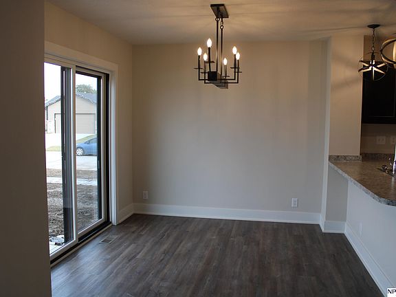 3rd image of 2800 W Rose St