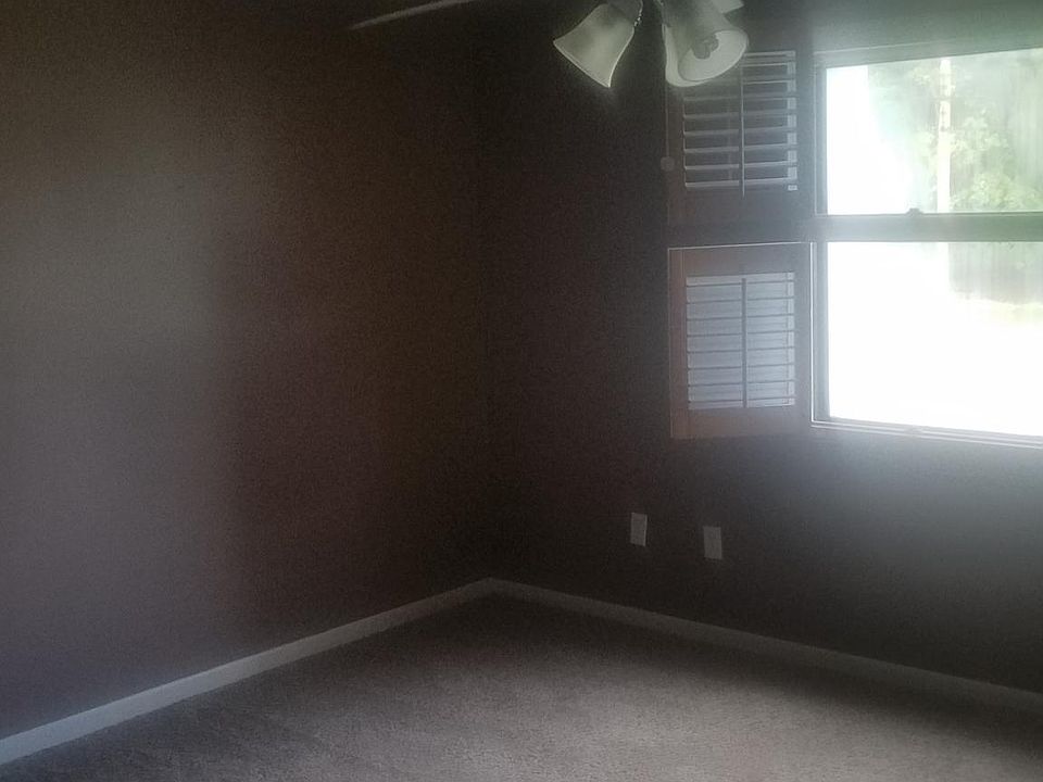 2nd image of 613 Villa Rd