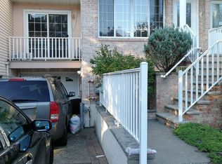 205 Essex Dr #BASEMENT, Staten Island, NY 10314