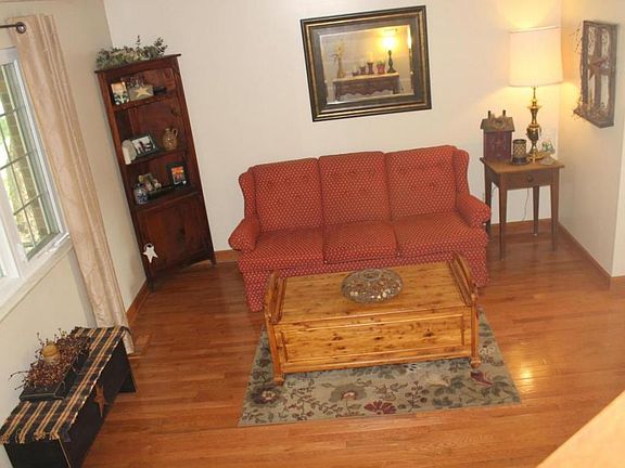 5th image of 444 Pickerington Hills Dr