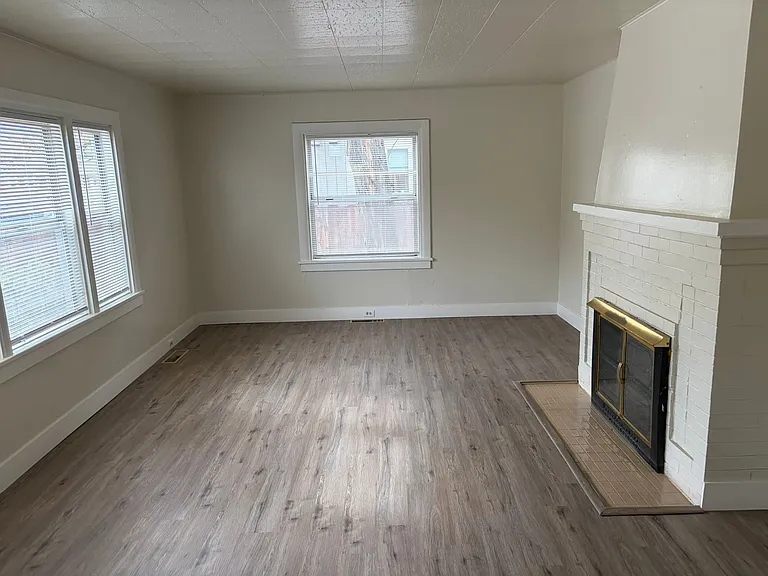 321 E. Taylor Street — Photo 2
