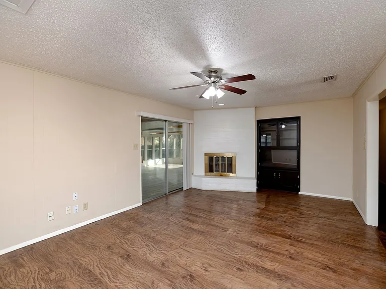 1605 Arrowhead Dr — Photo 8