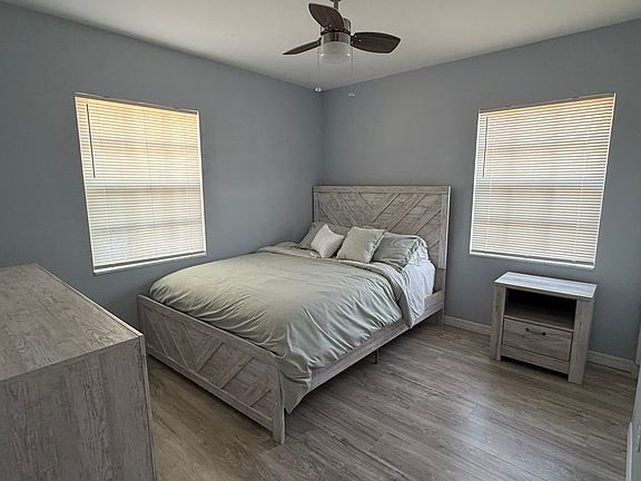 5th image of 4202 Empire Pl