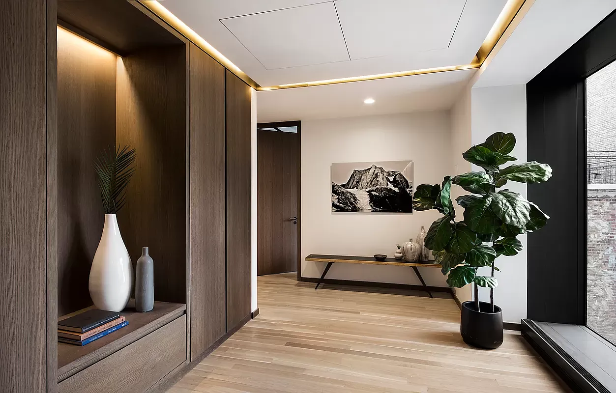 551 West 21st St Unit 3A  