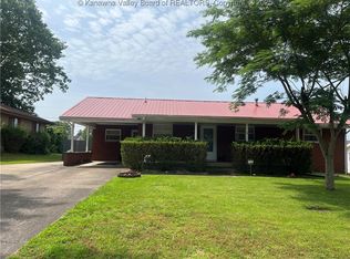 718 Flinn Ave, Ravenswood, WV 26164