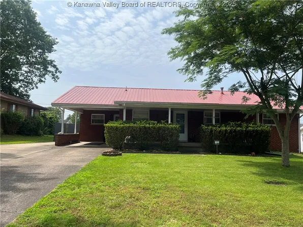 718 Flinn Ave, Ravenswood, WV 26164