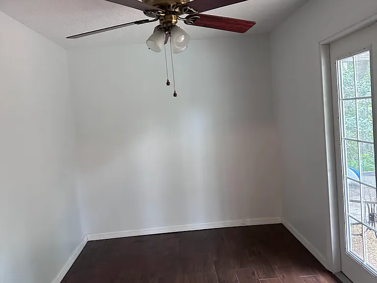 1106 N Tangerine Ave — Photo 2