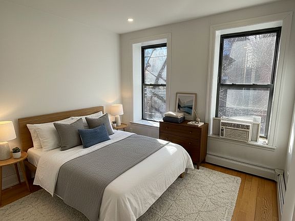 4th image of 355 W 115th St #41
