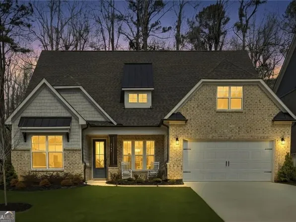 6984 Manchester Dr, Flowery Branch, GA 30542