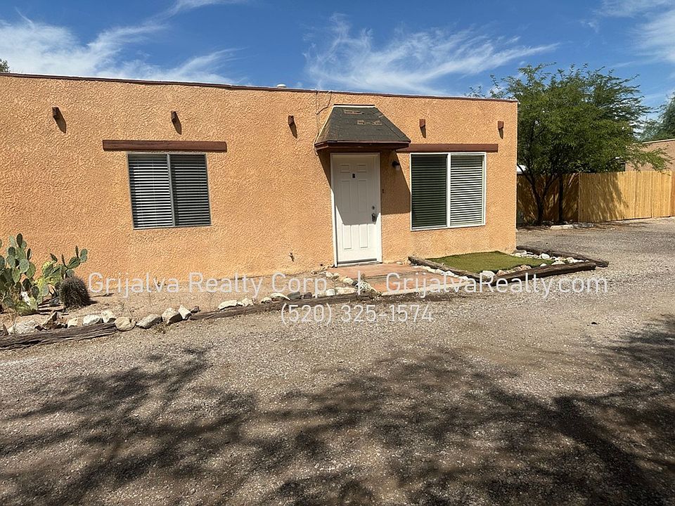 1st image of 3529 E Monte Vista Dr Unit B