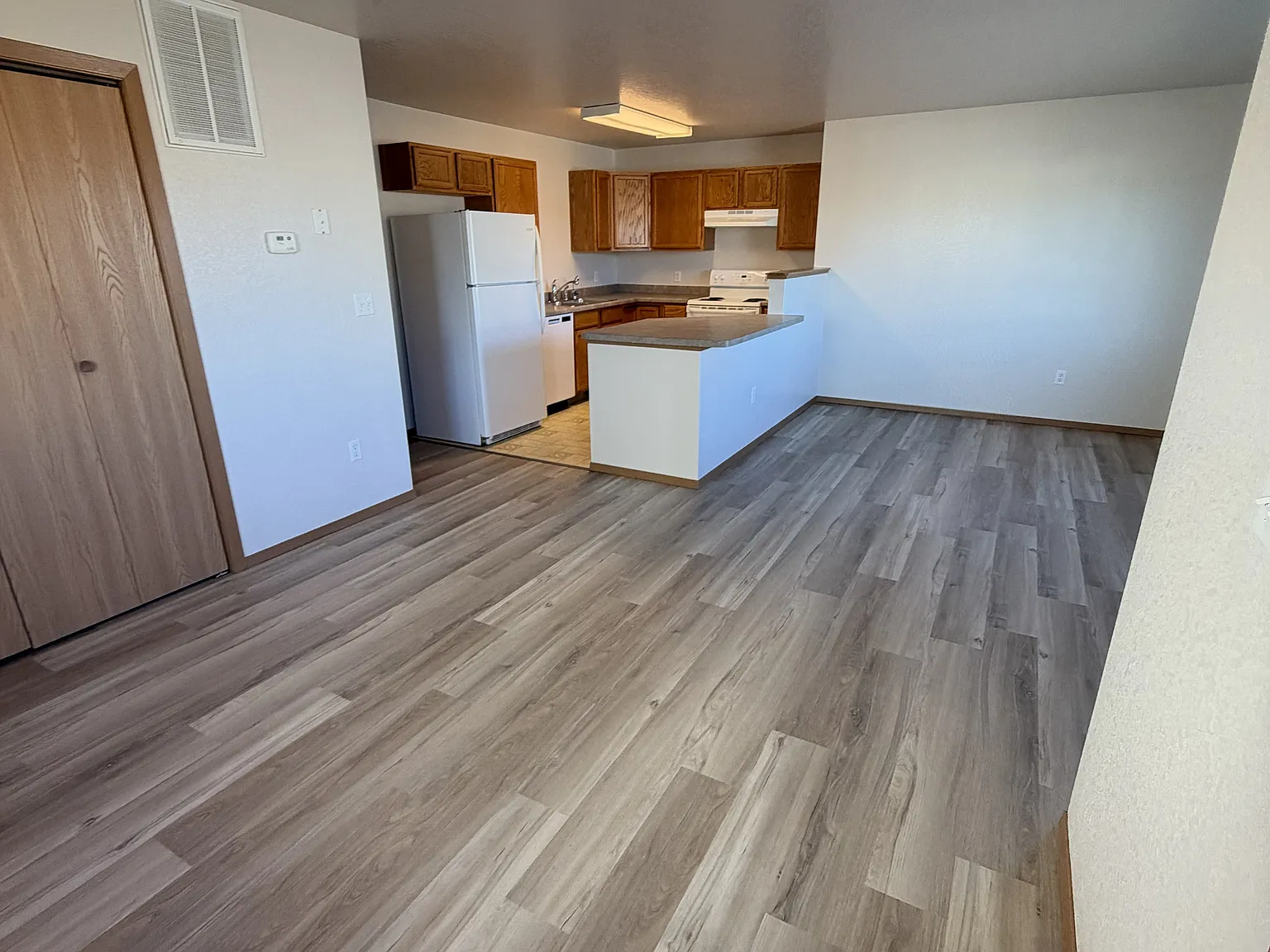 2 bed, $950 — Photo 2