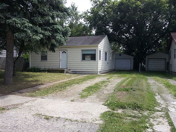 Front, view from road