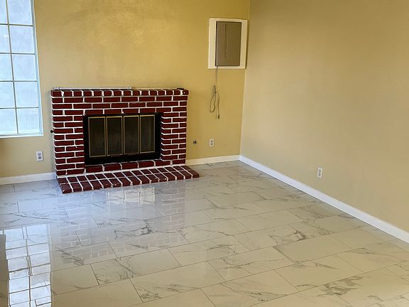 4th image of 36819 Camden Ct