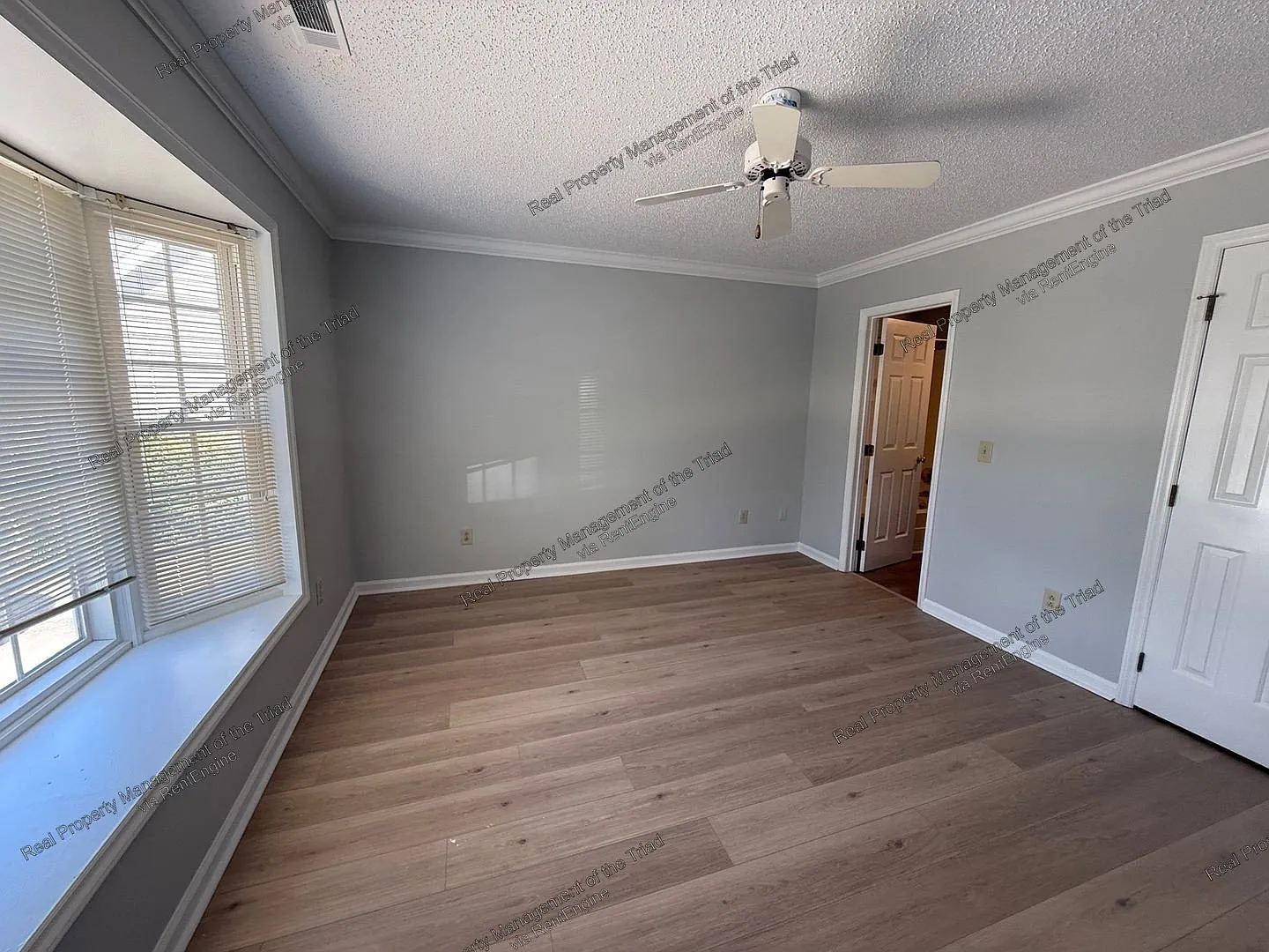 3 bed, 2.0 bath, 1590 sqft, $1,800 — Photo 2