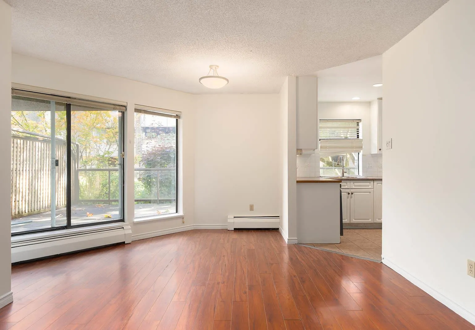 2 bed, 841 sqft, $2,400 — Photo 1
