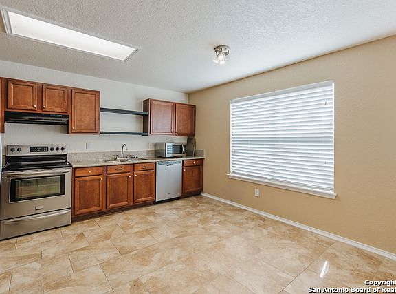 5th image of 7946 Cortland Oak