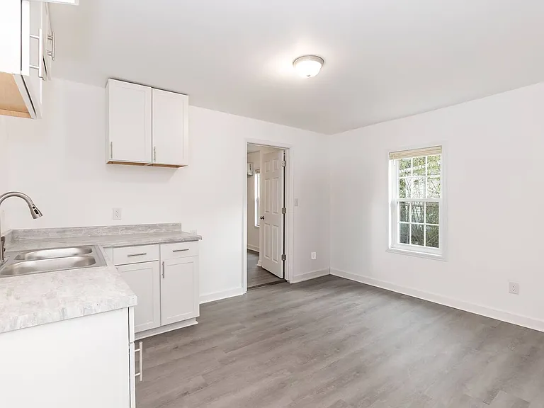 916 Star St — Photo 10