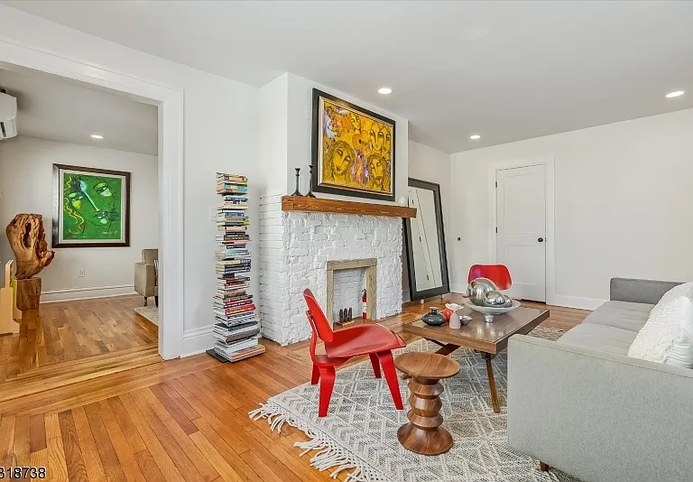 46 James St #1 — Photo 3