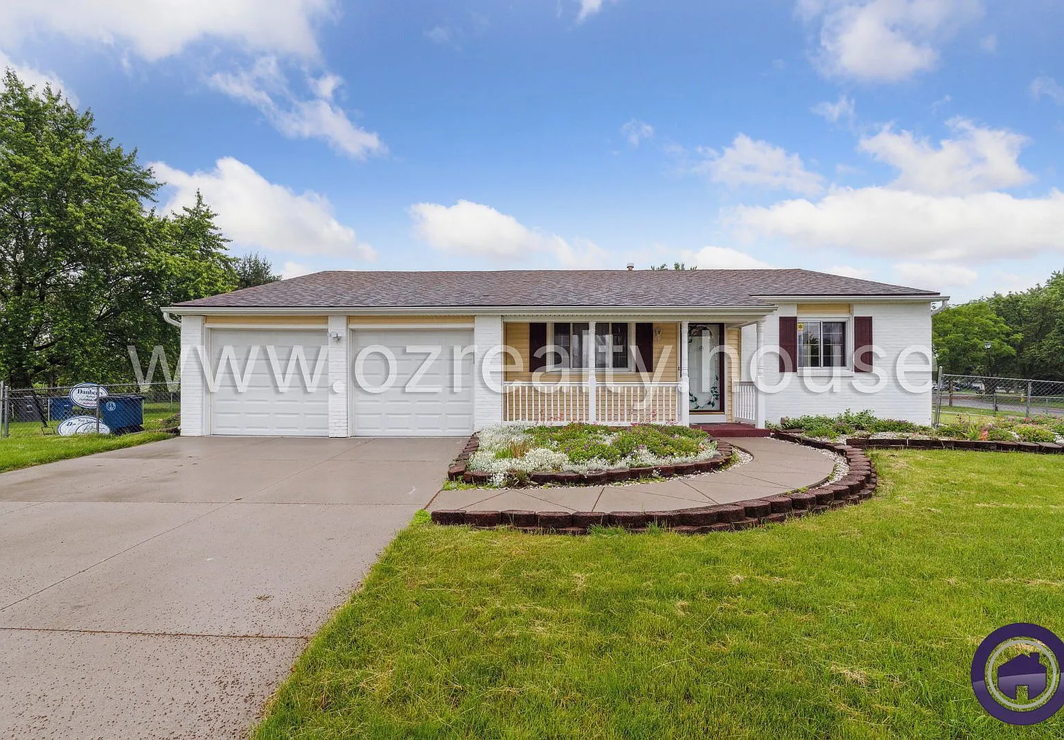 3 bed, 1.5 bath, 1410 sqft, $1,950 — Photo 1