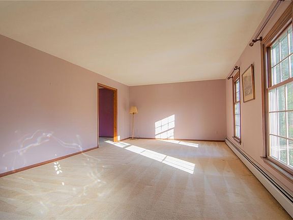 2nd image of 7924 Woodsway Ln