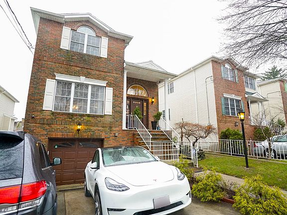 2nd image of 248 Brehaut Ave