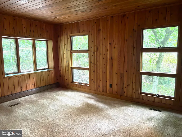 6489 Old Carversville Rd — Photo 10