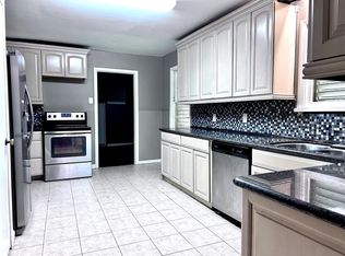 6221 Sapphire Ct, Texas City, TX 77591