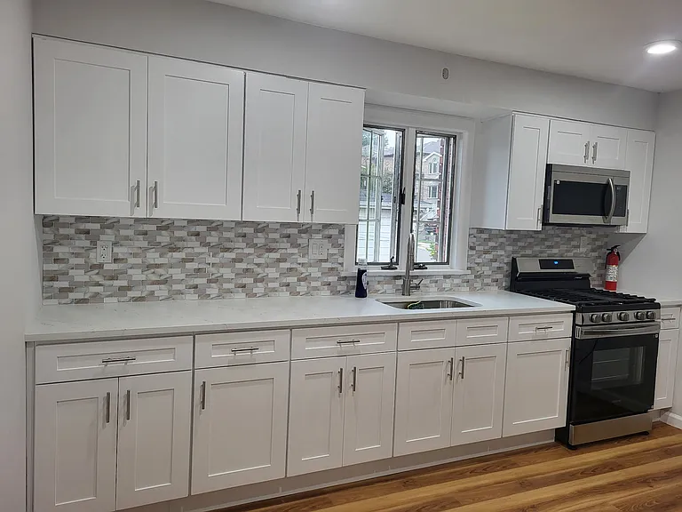 207 8th St #2F — Photo 9