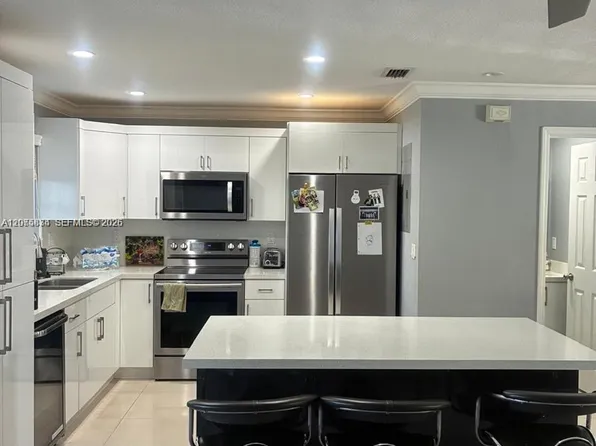 9425 NW 114th Ln #3, Hialeah Gardens, FL 33018