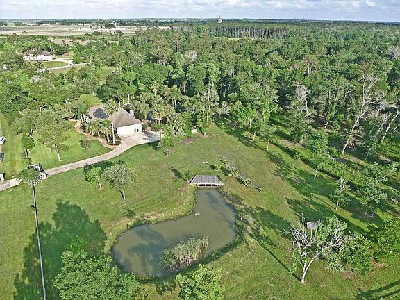 2nd image of 7507 Live Oak Cir