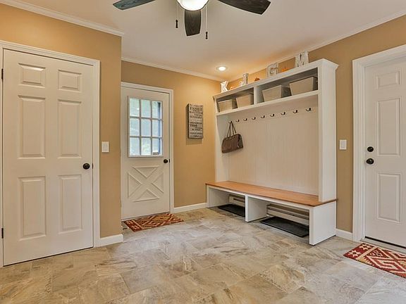 2nd image of 23 Hilltop Cir