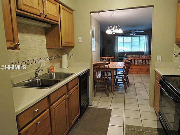3rd image of 25 Deallyon Ave APT 130