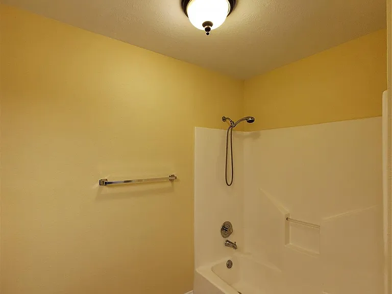 1413 Bridle Path — Photo 14