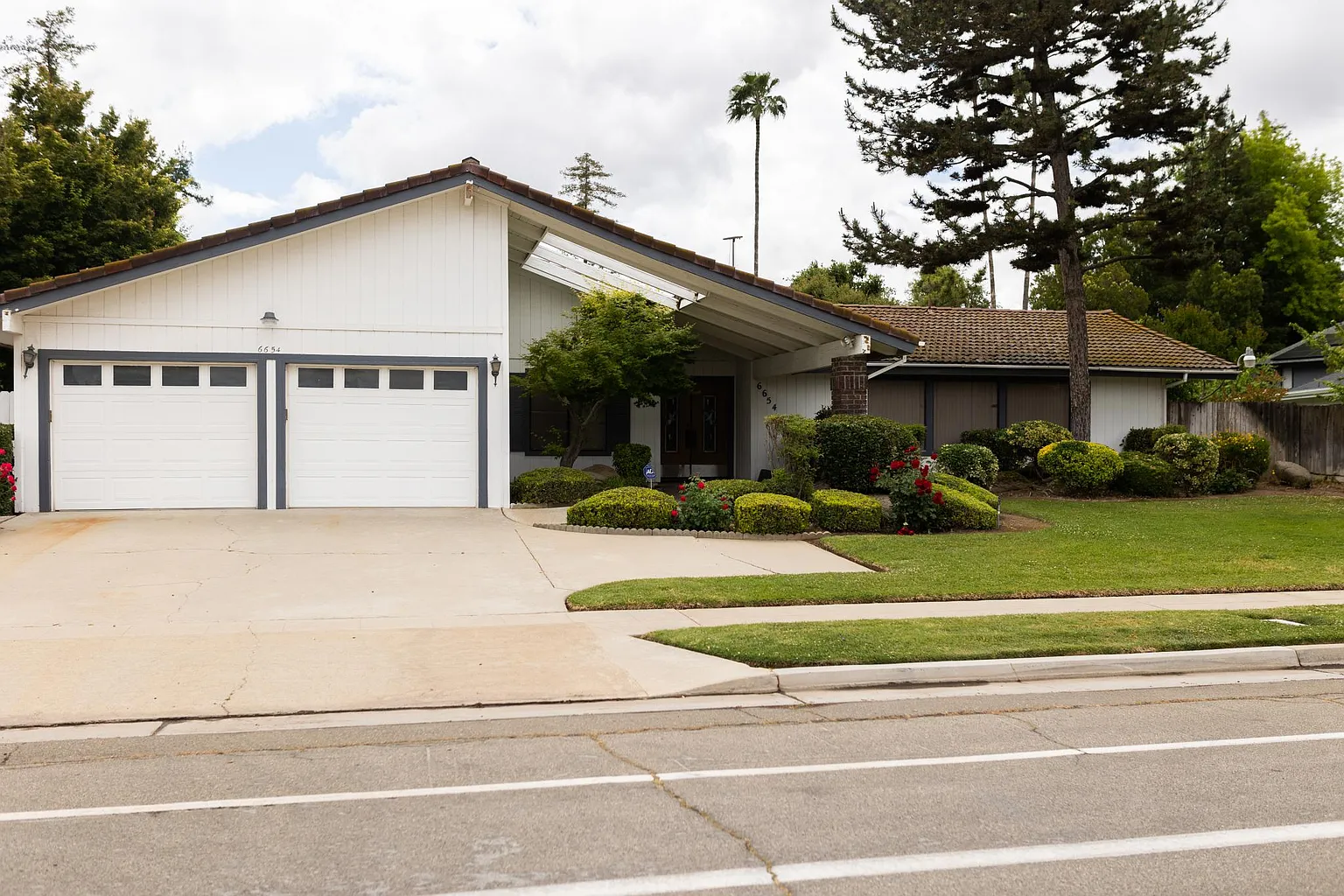 6654 N Marty Ave photo 1