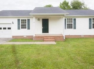 925 Linda Dr, Oak Grove, KY 42262