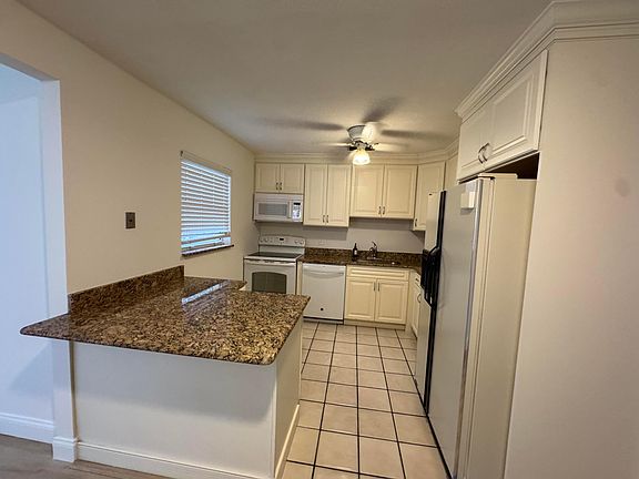 4th image of 4353 Broadway Street