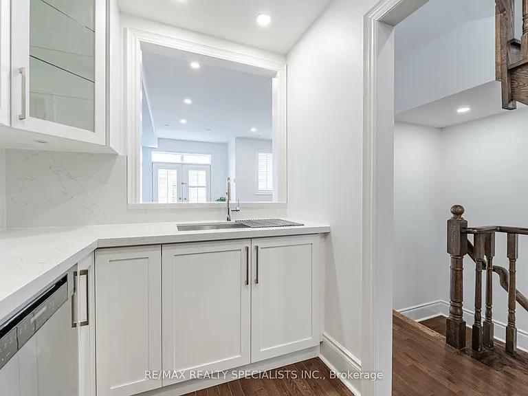8C Clairtrell Rd — Photo 8