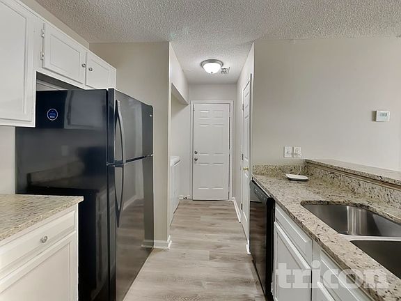 4th image of 3547 Lehigh Way