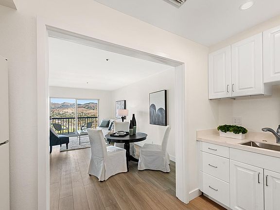 3rd image of 100 Thorndale Drive #402