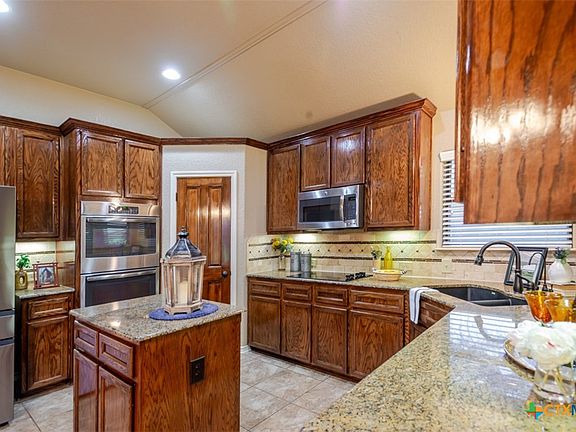5th image of 2034 Chinquapin Ln