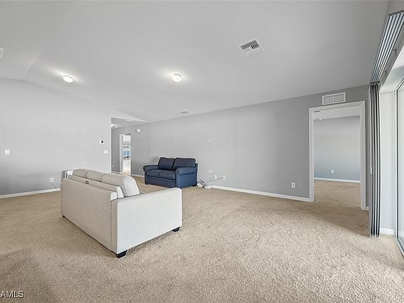5th image of 2904 NW 23rd Ave