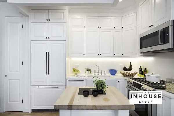 Sold by The InHouse Group | media 19