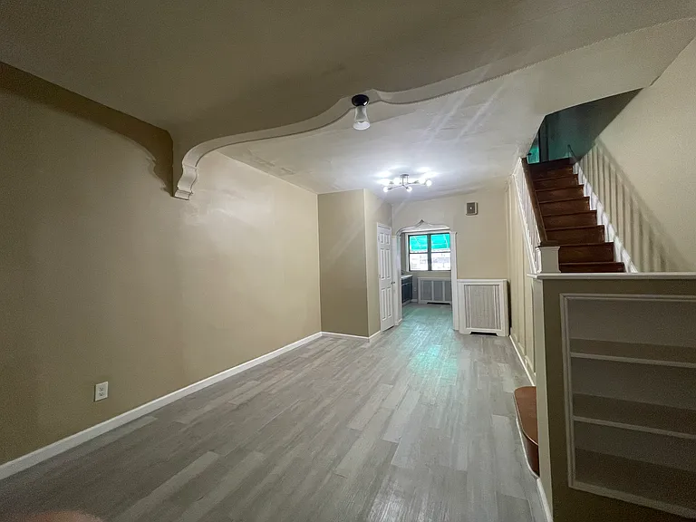 1016 Tree St — Photo 2