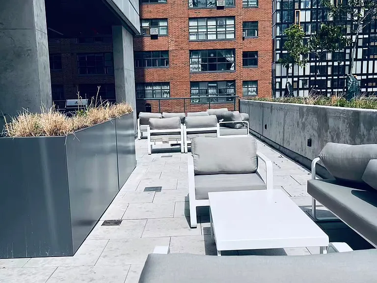 65 Mutual St #704 — Photo 16